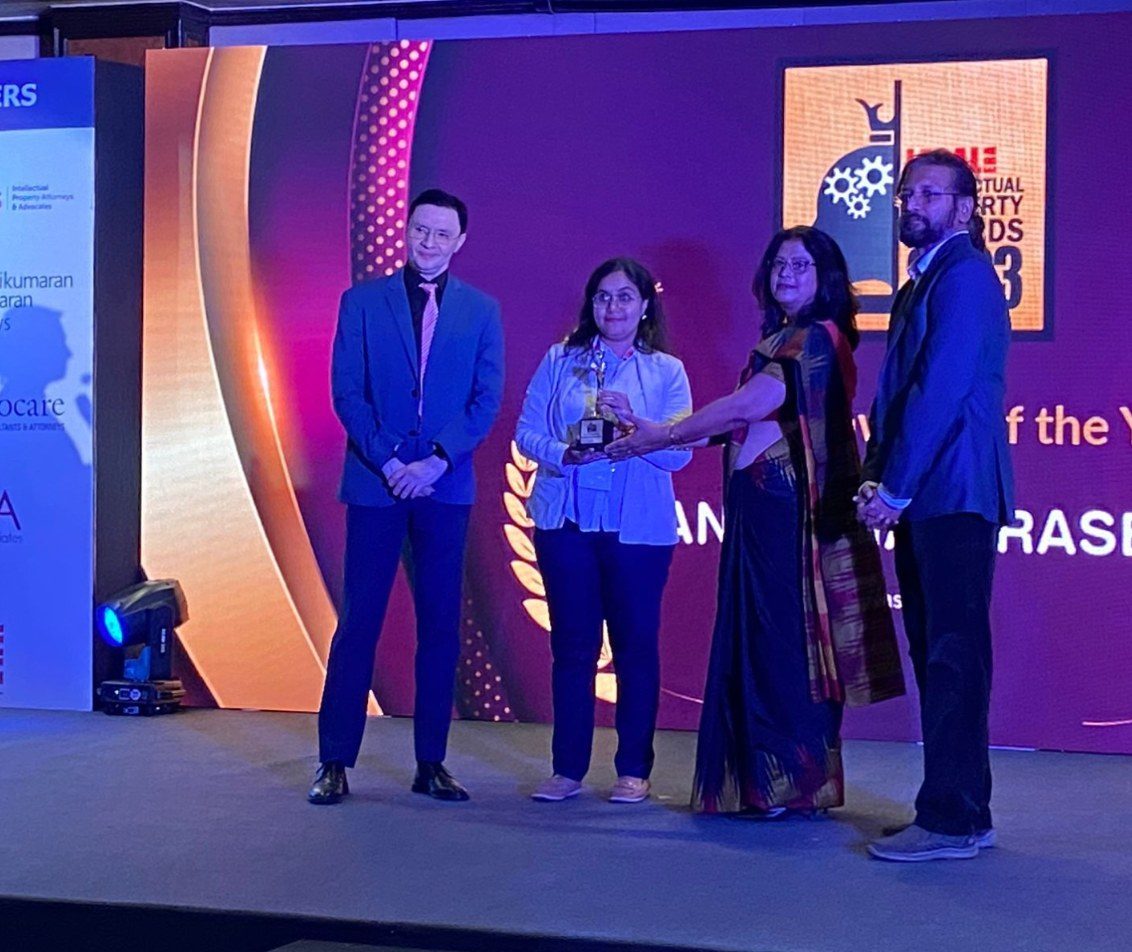 Praneetha K Rasbag receiving Rising IP Lawyer of the Year at Legal Era 2023